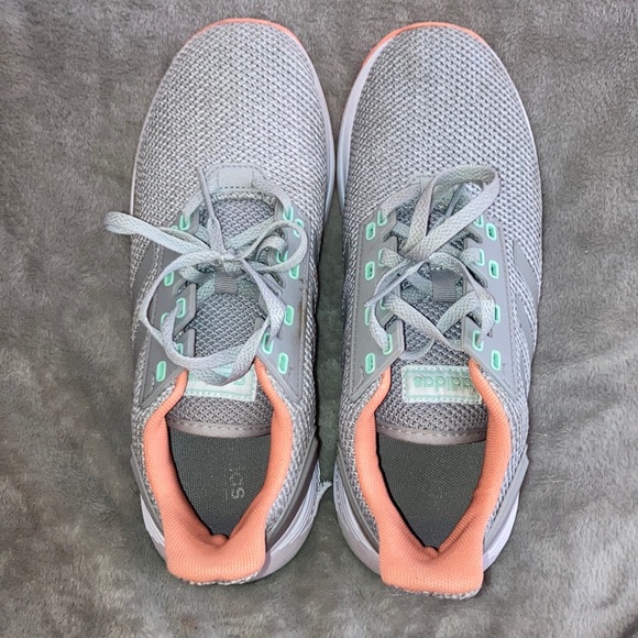 Tennis shoes - Picture 1 of 1